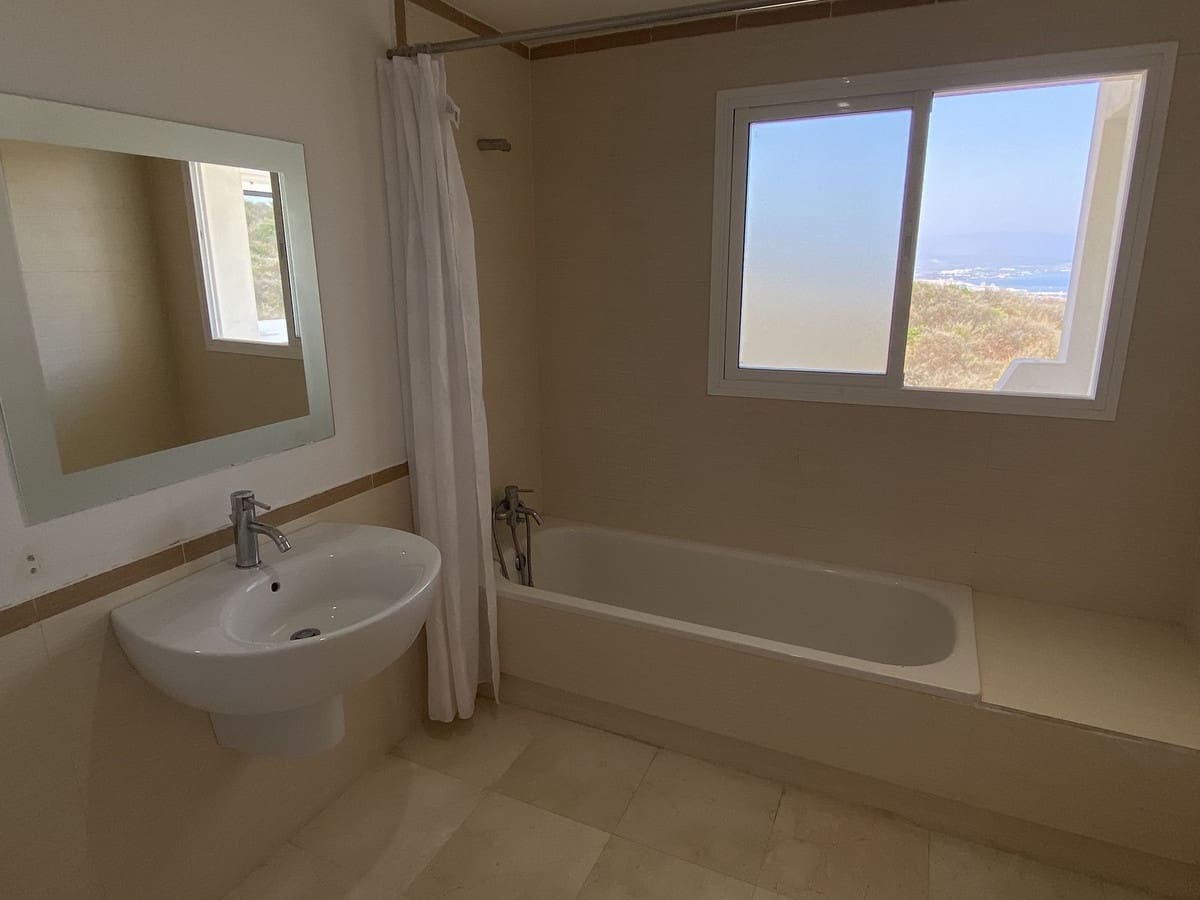 Chalet de 3 habitaciones en Manilva en venta con piscina garaje - 449.000 € (Ref: 9532546)