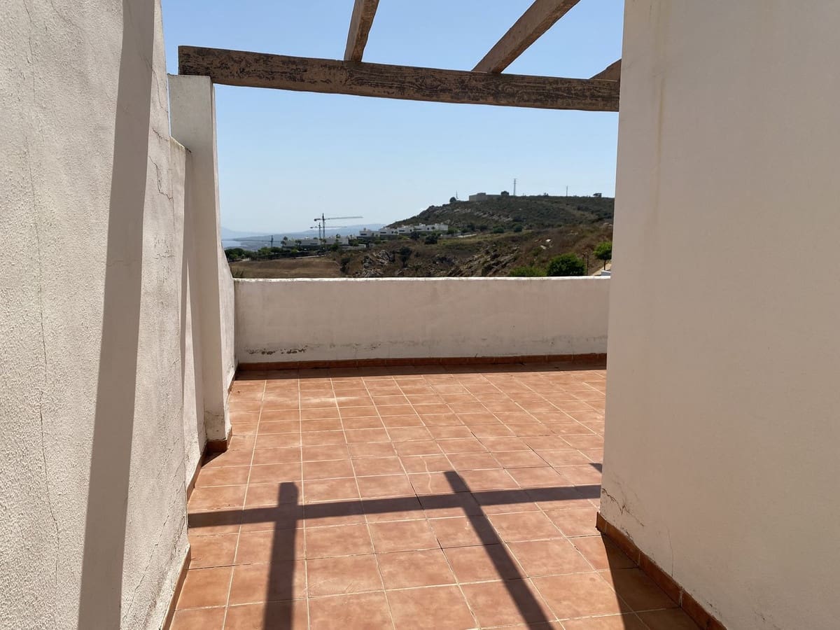 Chalet de 3 habitaciones en Manilva en venta con piscina garaje - 449.000 € (Ref: 9532546)