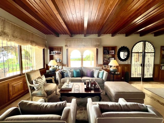 4 quarto Moradia para venda em Santa María, Marbella com piscina garagem - 3 600 000 € (Ref: 9532547)