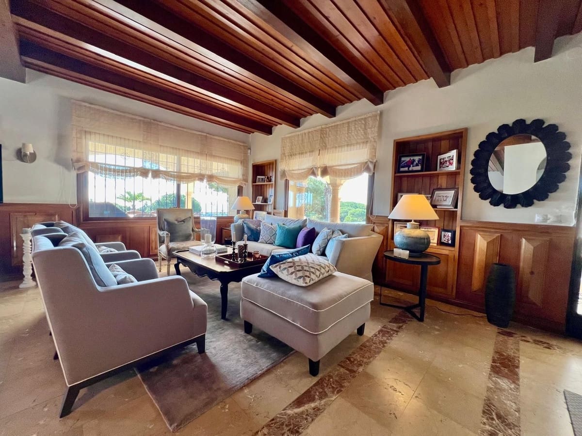 4 quarto Moradia para venda em Marbella com piscina garagem - 3 600 000 € (Ref: 9532547)