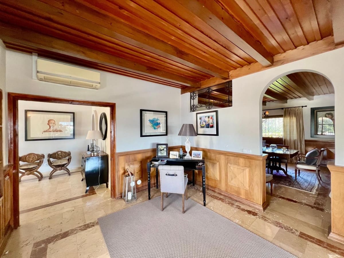 4 quarto Moradia para venda em Marbella com piscina garagem - 3 600 000 € (Ref: 9532547)