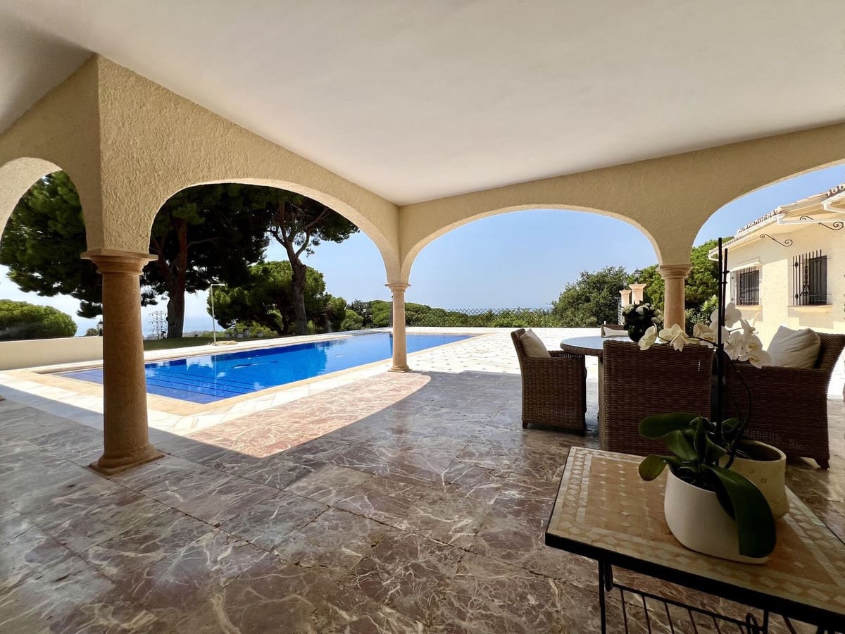 4 quarto Moradia para venda em Marbella com piscina garagem - 3 600 000 € (Ref: 9532547)