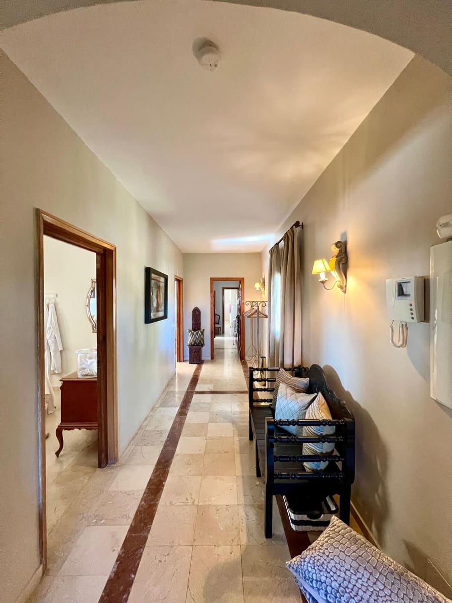 4 quarto Moradia para venda em Marbella com piscina garagem - 3 600 000 € (Ref: 9532547)