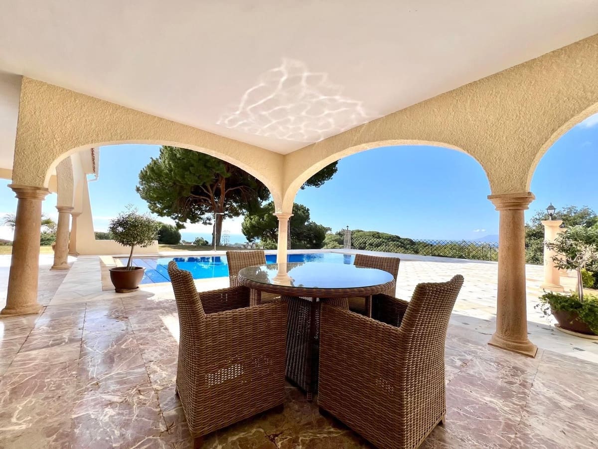 4 quarto Moradia para venda em Marbella com piscina garagem - 3 600 000 € (Ref: 9532547)