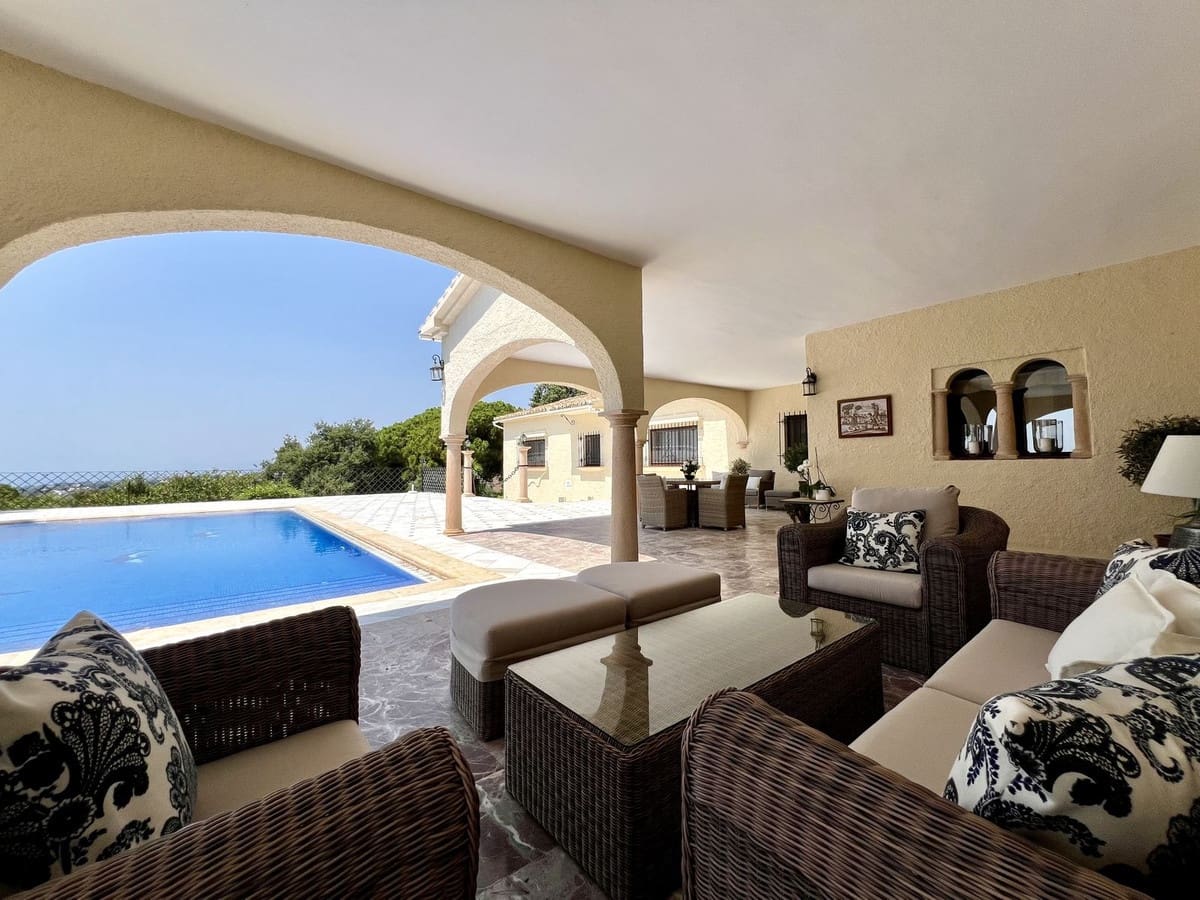 4 quarto Moradia para venda em Marbella com piscina garagem - 3 600 000 € (Ref: 9532547)