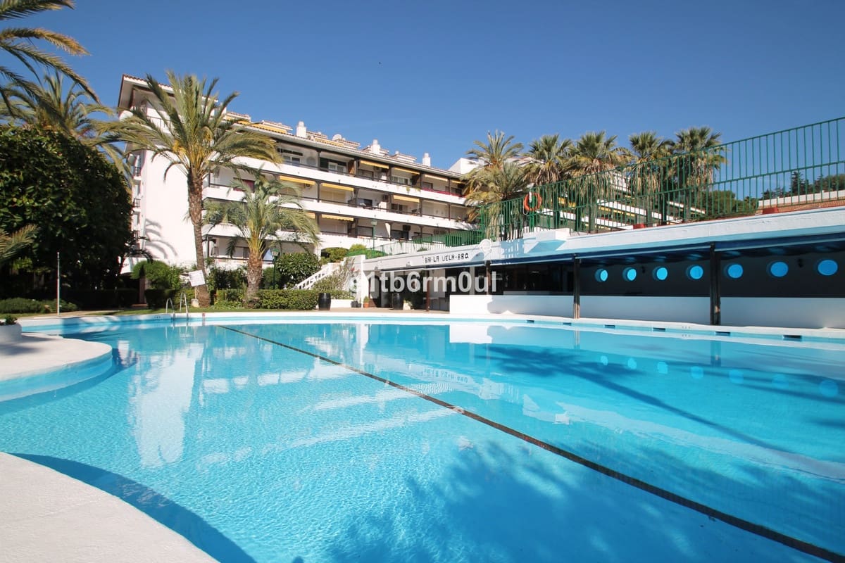 1 bedroom Flat for sale in Marbella with pool - € 399,000 (Ref: 9532548)