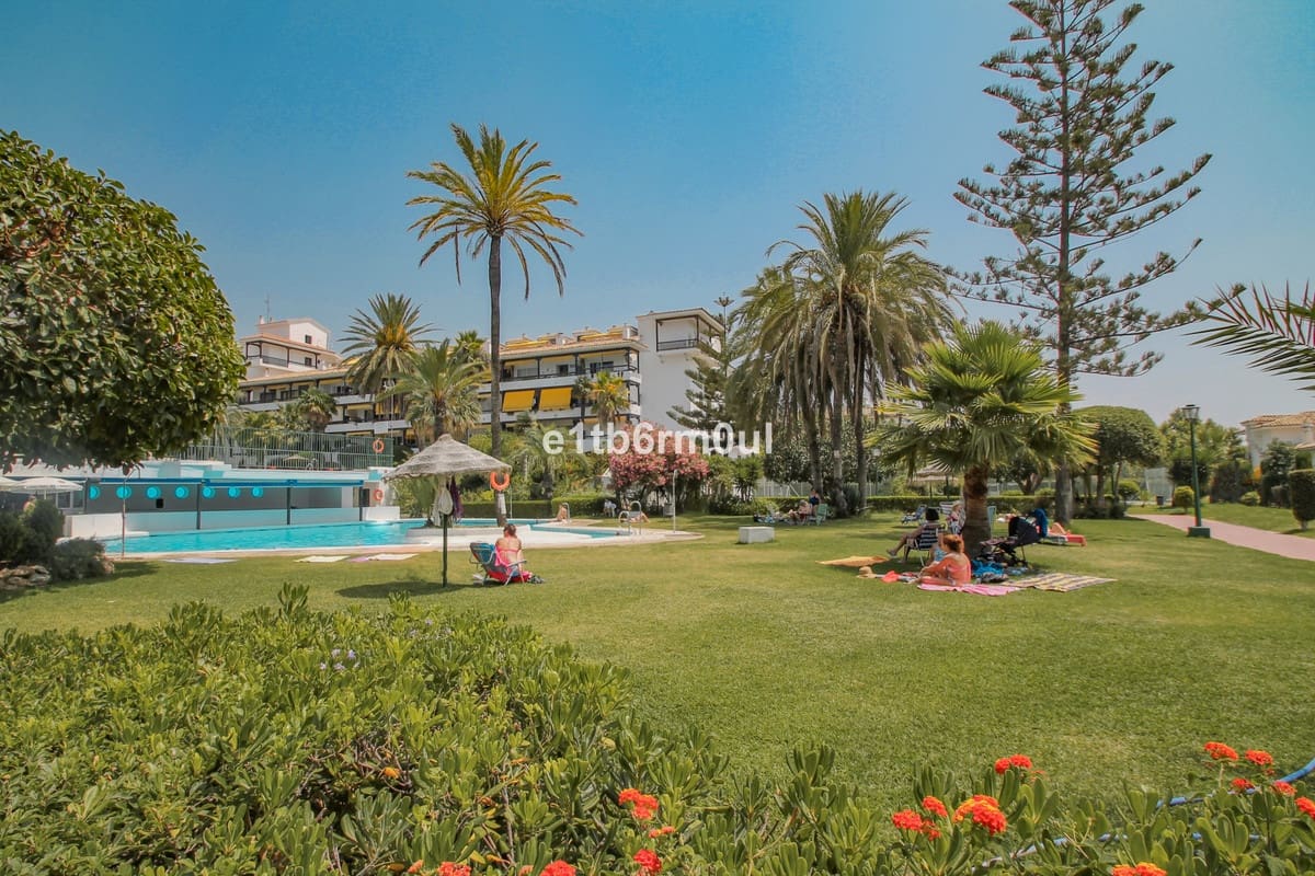1 bedroom Flat for sale in Marbella with pool - € 399,000 (Ref: 9532548)