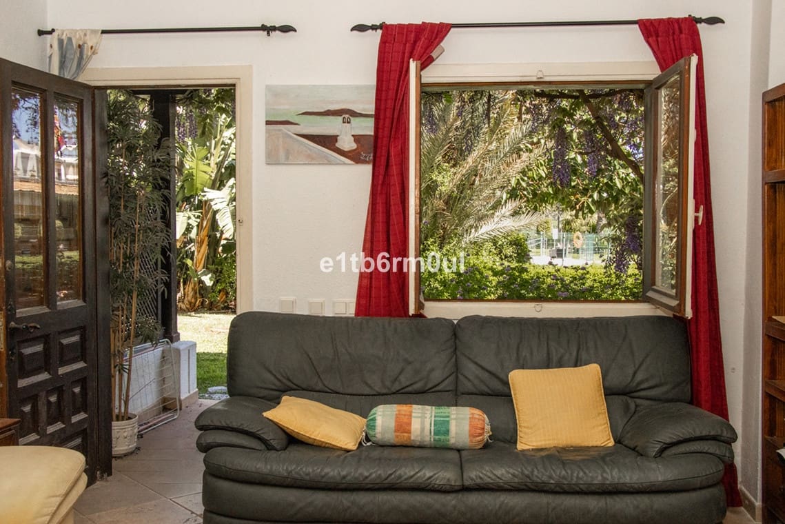 1 sovrum Lägenhet till salu i Marbella med pool - 399 000 € (Ref: 9532548)