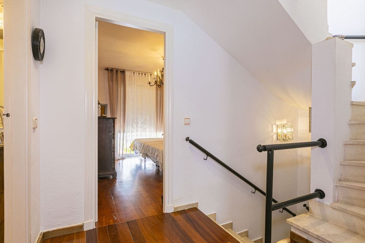 4 soverom Villa til salgs i Marbella med svømmebasseng - € 550 000 (Ref: 9532553)