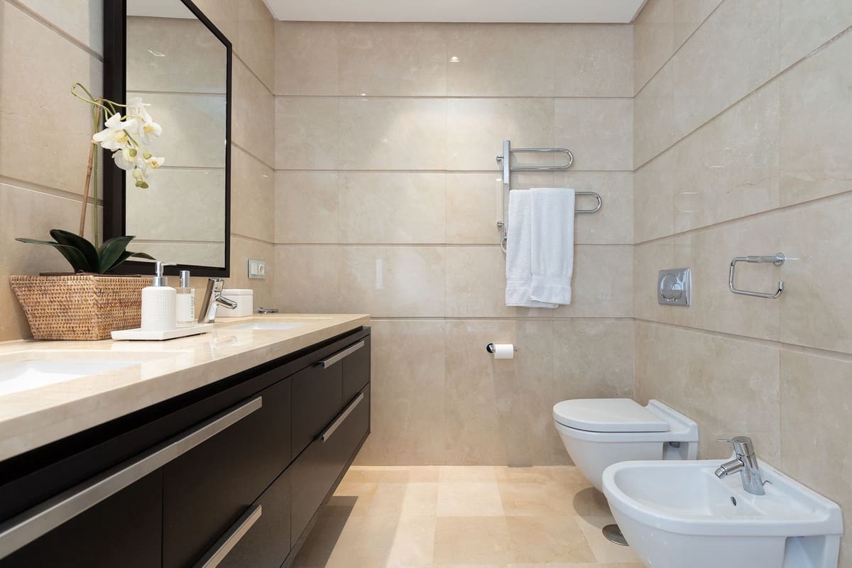 2 sypialnia Mieszkanie na sprzedaż w Benahavis z basenem - 895 000 € (Ref: 9532554)