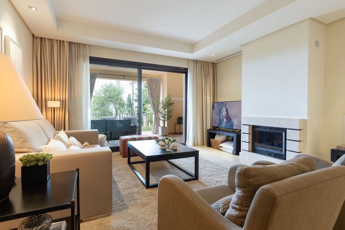 2 sypialnia Mieszkanie na sprzedaż w Benahavis z basenem - 895 000 € (Ref: 9532554)