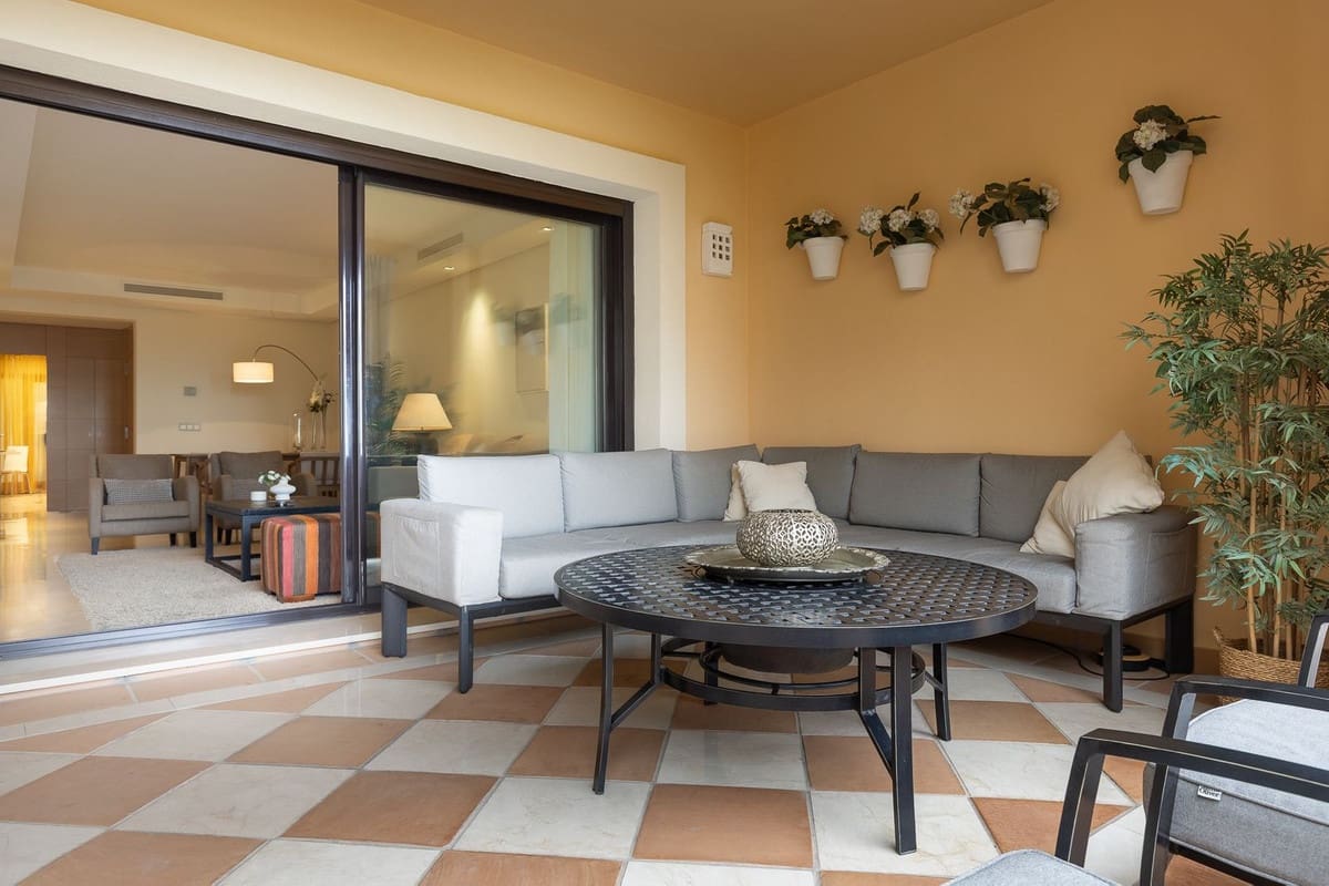 2 sypialnia Mieszkanie na sprzedaż w Benahavis z basenem - 895 000 € (Ref: 9532554)