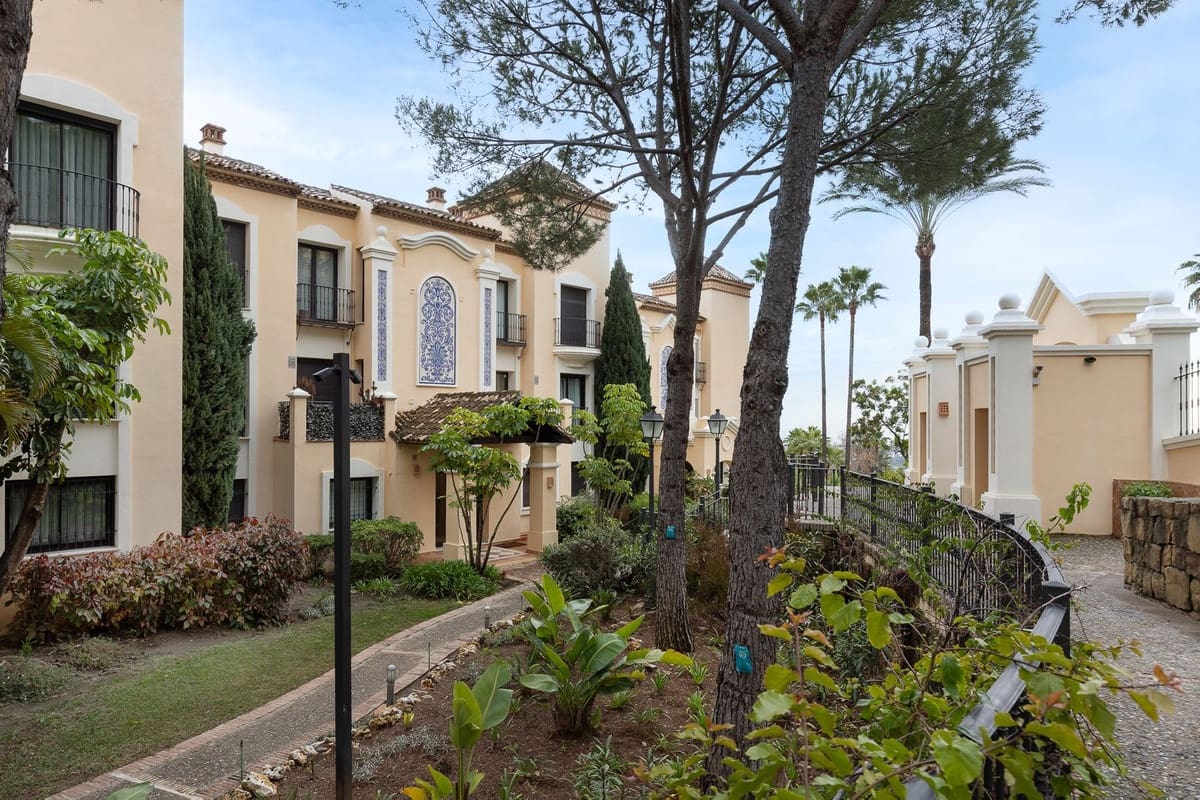 2 sypialnia Mieszkanie na sprzedaż w Benahavis z basenem - 895 000 € (Ref: 9532554)