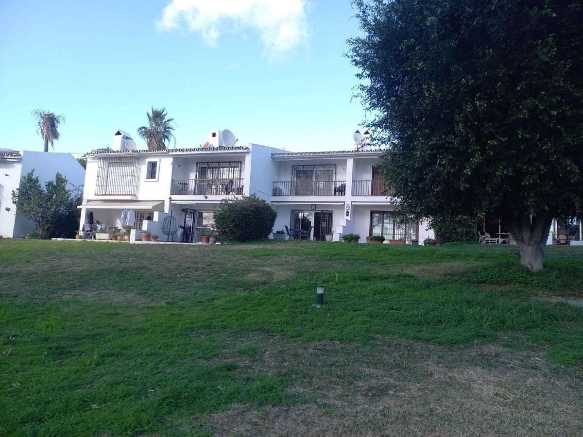 2 bedroom Villa for sale in New Golden Mile with pool garage - € 380,000 (Ref: 9532760)