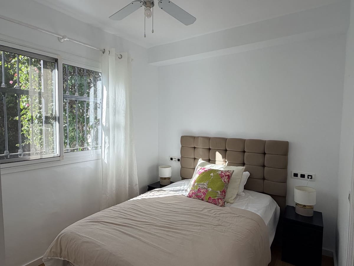 Piso de 2 habitaciones en Benahavís en venta con piscina - 560.000 € (Ref: 9535301)