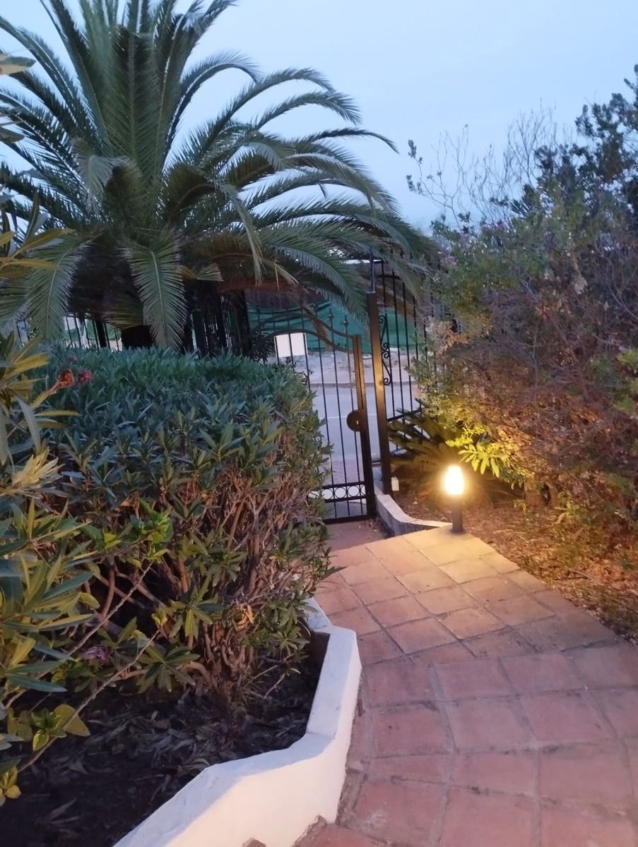 Piso de 2 habitaciones en Benahavís en venta con piscina - 560.000 € (Ref: 9535301)