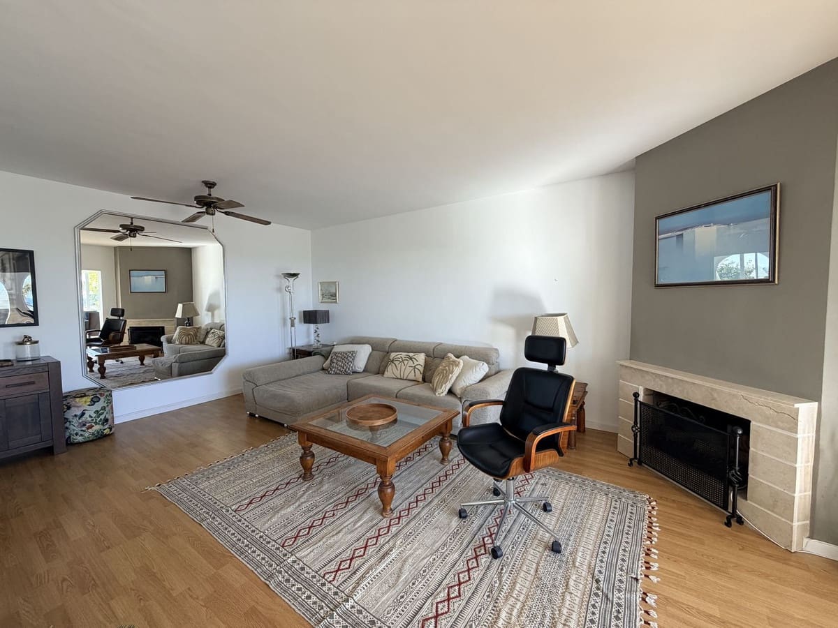 Piso de 2 habitaciones en Benahavís en venta con piscina - 560.000 € (Ref: 9535301)