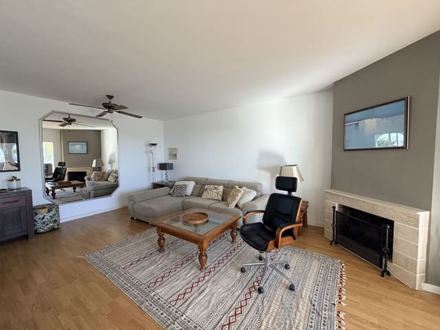 Piso de 2 habitaciones en El Paraíso, Benahavís en venta con piscina - 560.000 € (Ref: 9535301)