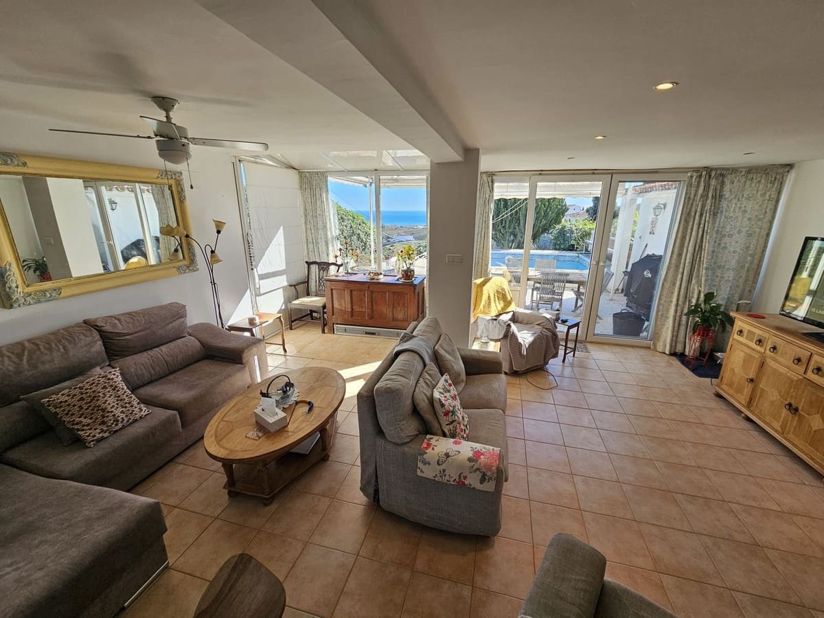 3 camera da letto Villa in vendita in Manilva con piscina - 385.000 € (Rif: 9535302)