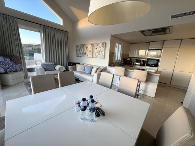 Piso de 2 habitaciones en Casares en venta con piscina garaje - 620.000 € (Ref: 9537851)