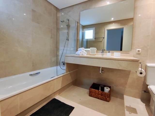 Piso de 2 habitaciones en Casares en venta con piscina garaje - 620.000 € (Ref: 9537851)