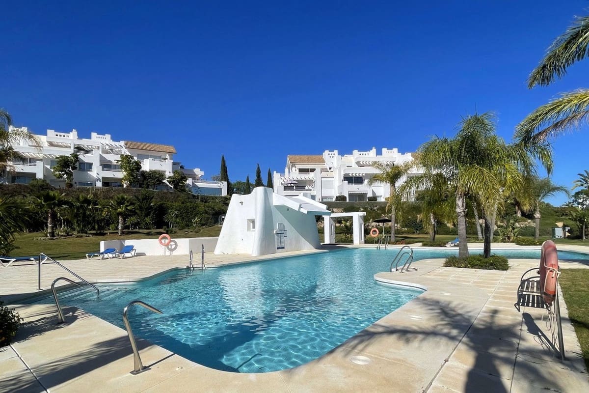 2 Zimmer Wohnung zu verkaufen in Casares mit Pool Garage - 620.000 € (Ref: 9537851)
