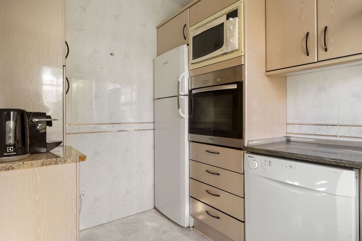 2 bedroom Villa for sale in Bel-Air with pool garage - € 485,000 (Ref: 9537852)