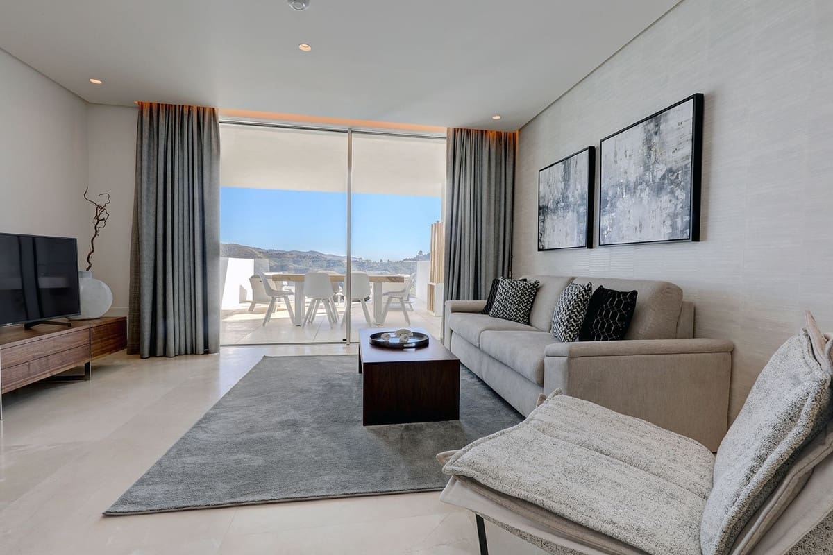 Piso de 2 habitaciones en Ojen en venta con piscina garaje - 770.000 € (Ref: 9537854)