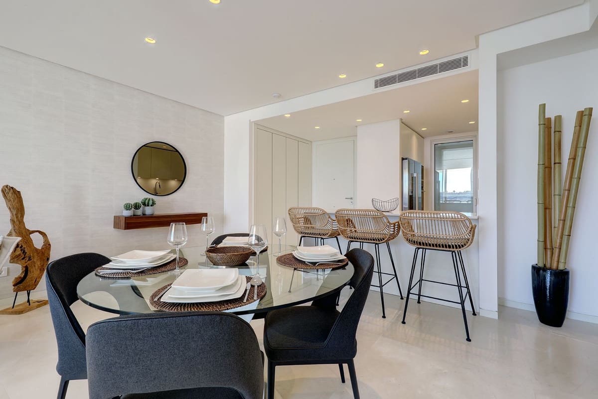 Piso de 2 habitaciones en Ojen en venta con piscina garaje - 770.000 € (Ref: 9537854)