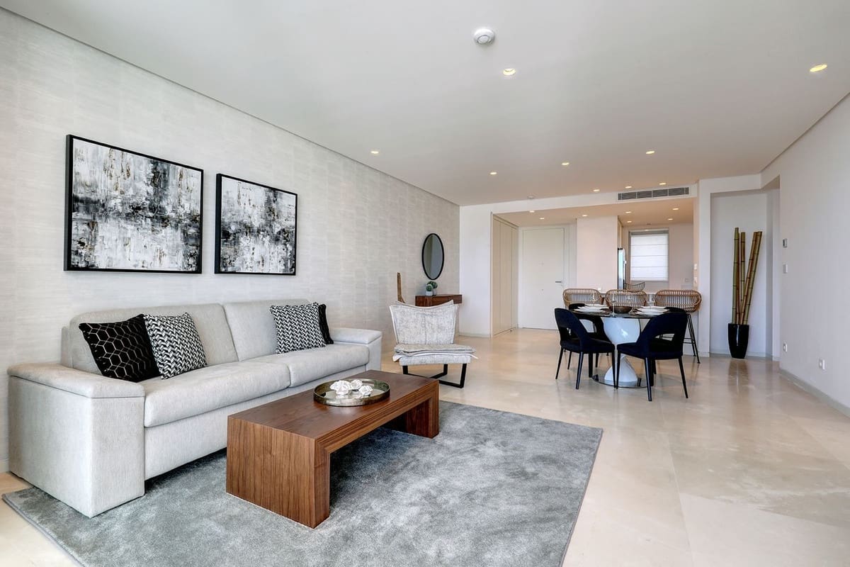 Piso de 2 habitaciones en Ojen en venta con piscina garaje - 770.000 € (Ref: 9537854)