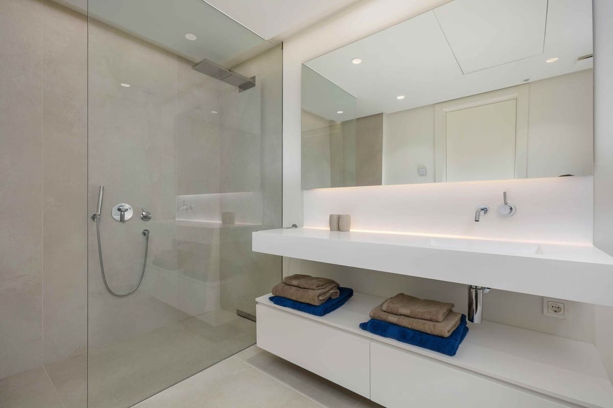 2 quarto Apartamento para venda em Ojen com piscina garagem - 770 000 € (Ref: 9537855)