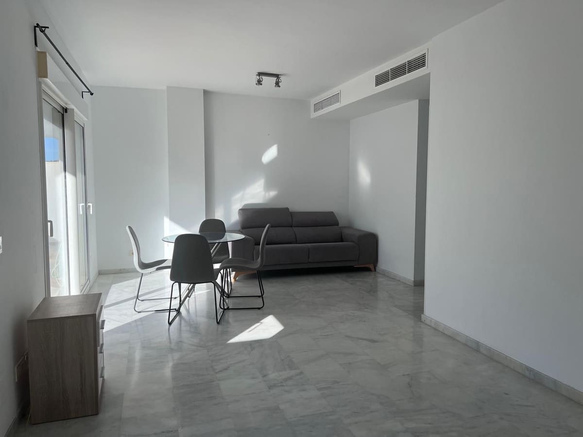 Piso de 2 habitaciones en Estepona en venta con piscina garaje - 230.000 € (Ref: 9542113)