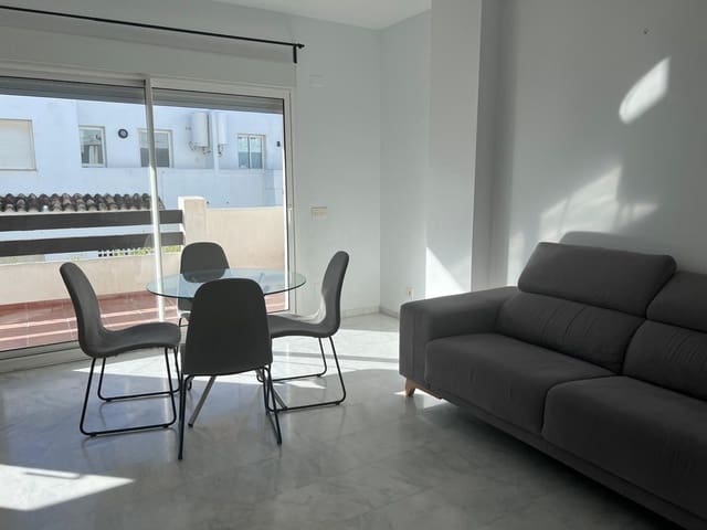 Piso de 2 habitaciones en Valle Romano Golf, Estepona en venta con piscina garaje - 230.000 € (Ref: 9542113)