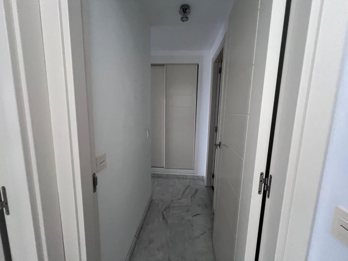 Piso de 2 habitaciones en Estepona en venta con piscina garaje - 230.000 € (Ref: 9542113)