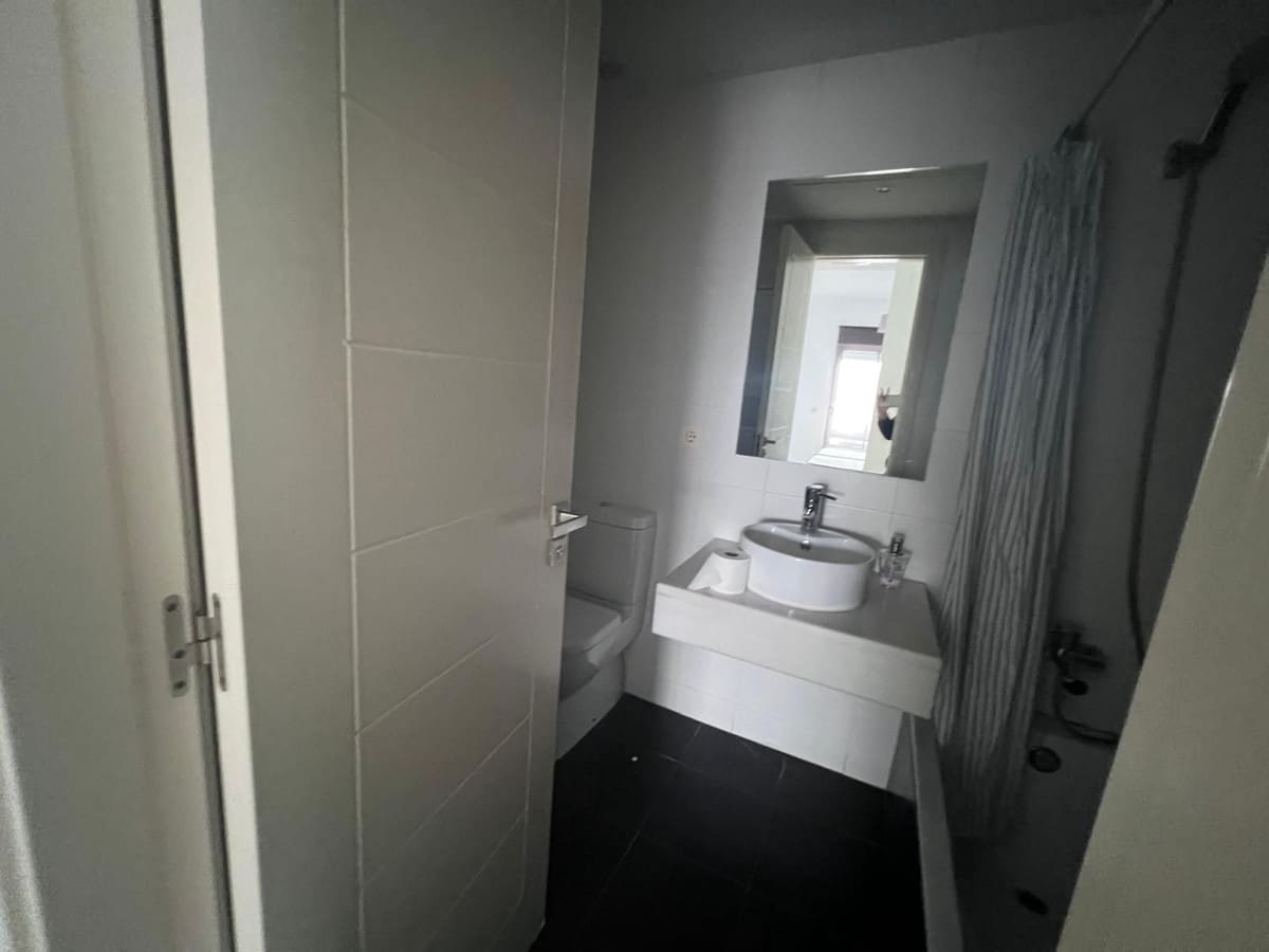 Piso de 2 habitaciones en Estepona en venta con piscina garaje - 230.000 € (Ref: 9542113)