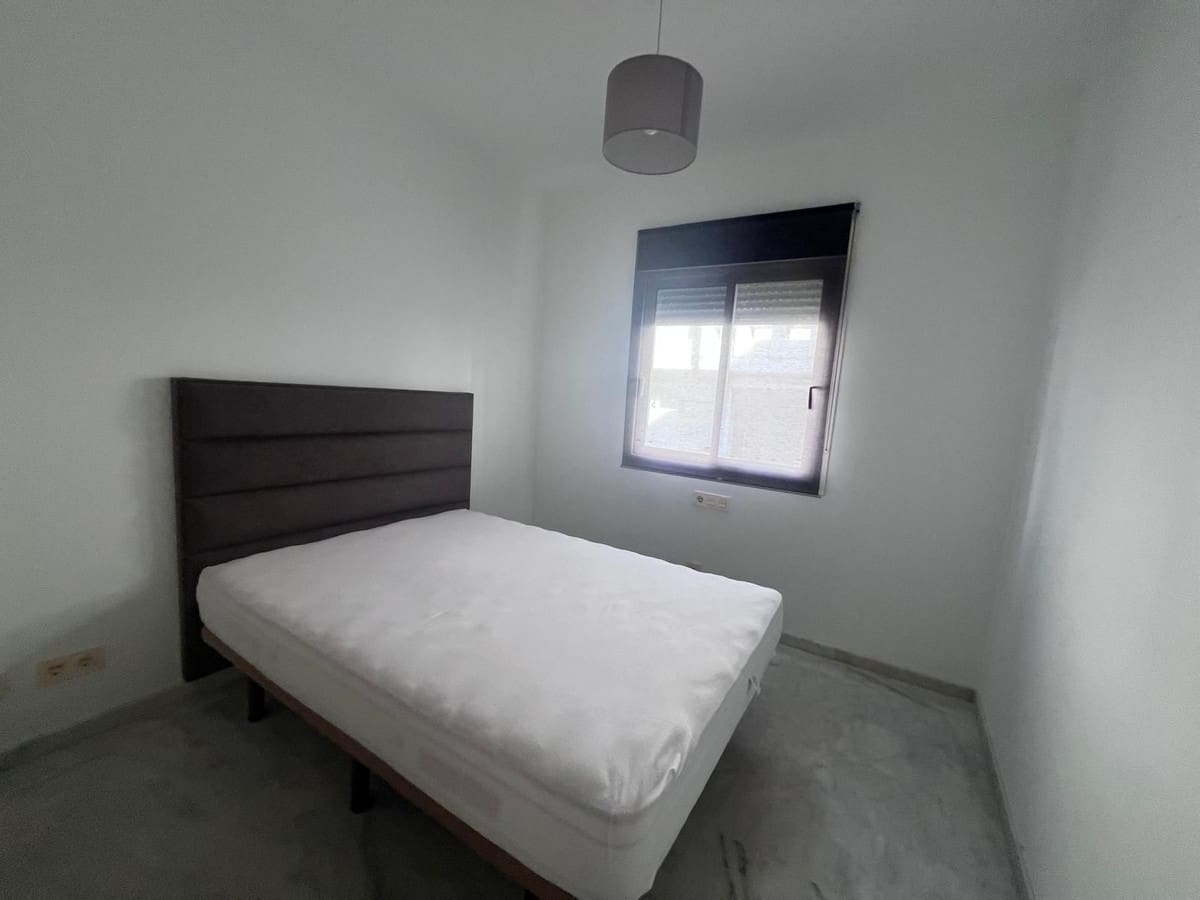 Piso de 2 habitaciones en Estepona en venta con piscina garaje - 230.000 € (Ref: 9542113)