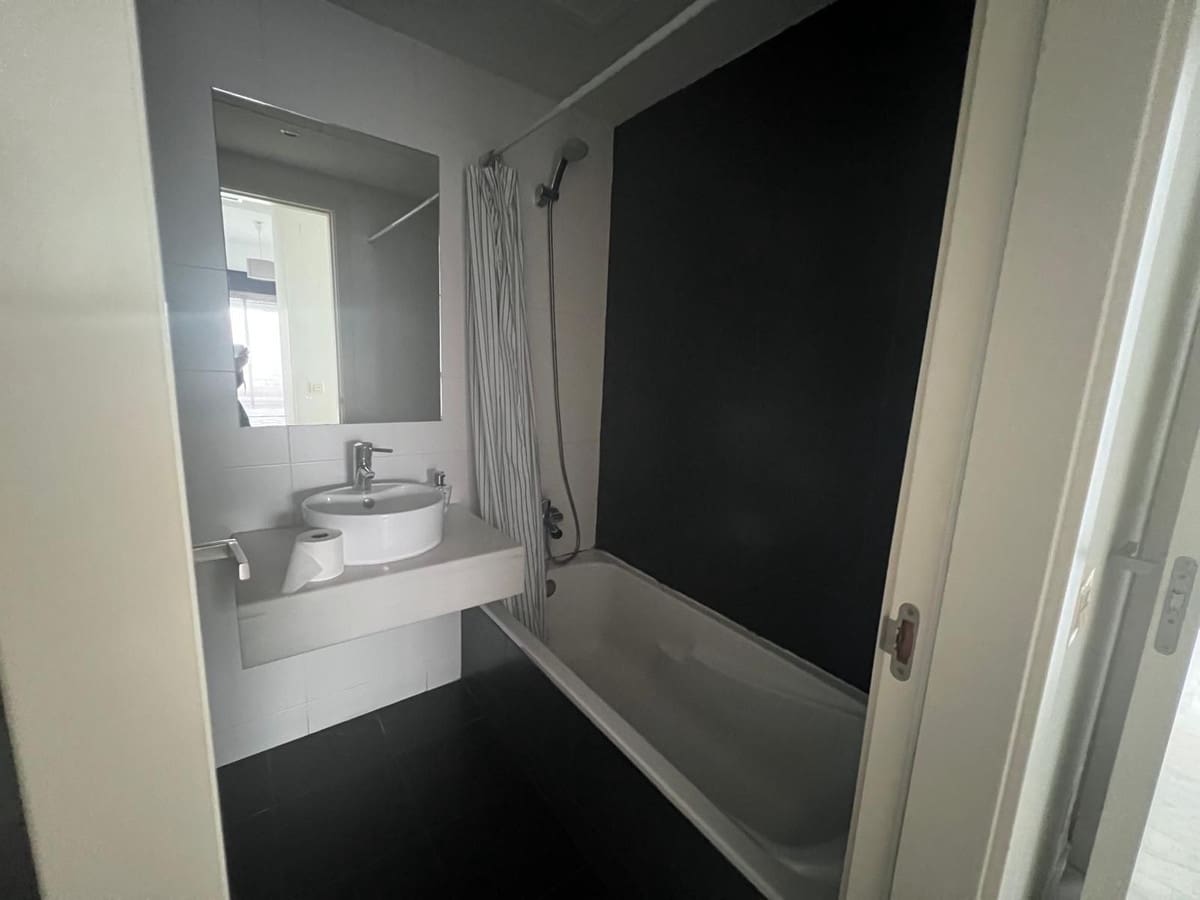 Piso de 2 habitaciones en Estepona en venta con piscina garaje - 230.000 € (Ref: 9542113)