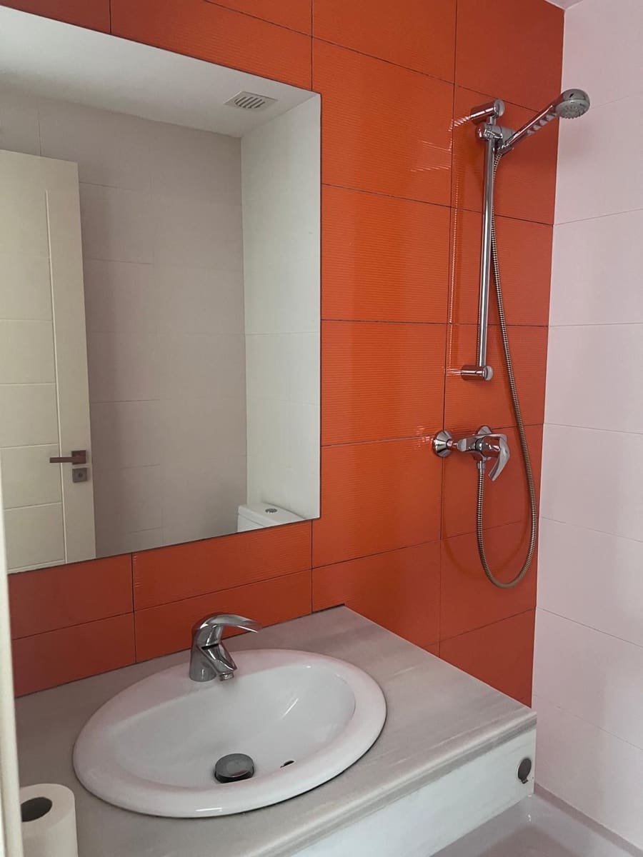 Piso de 2 habitaciones en Estepona en venta con piscina garaje - 230.000 € (Ref: 9542113)