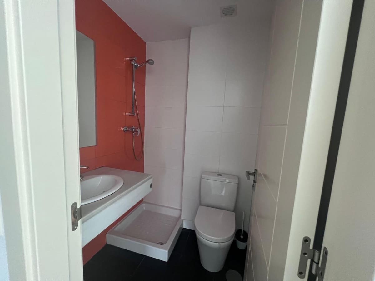 Piso de 2 habitaciones en Estepona en venta con piscina garaje - 230.000 € (Ref: 9542113)