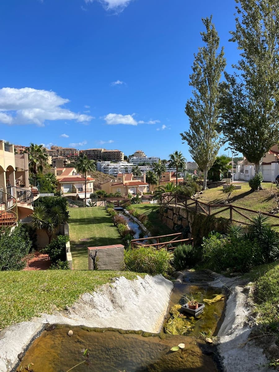 4 soverom Villa til salgs i Mijas med svømmebasseng garasje - € 495 000 (Ref: 9542114)