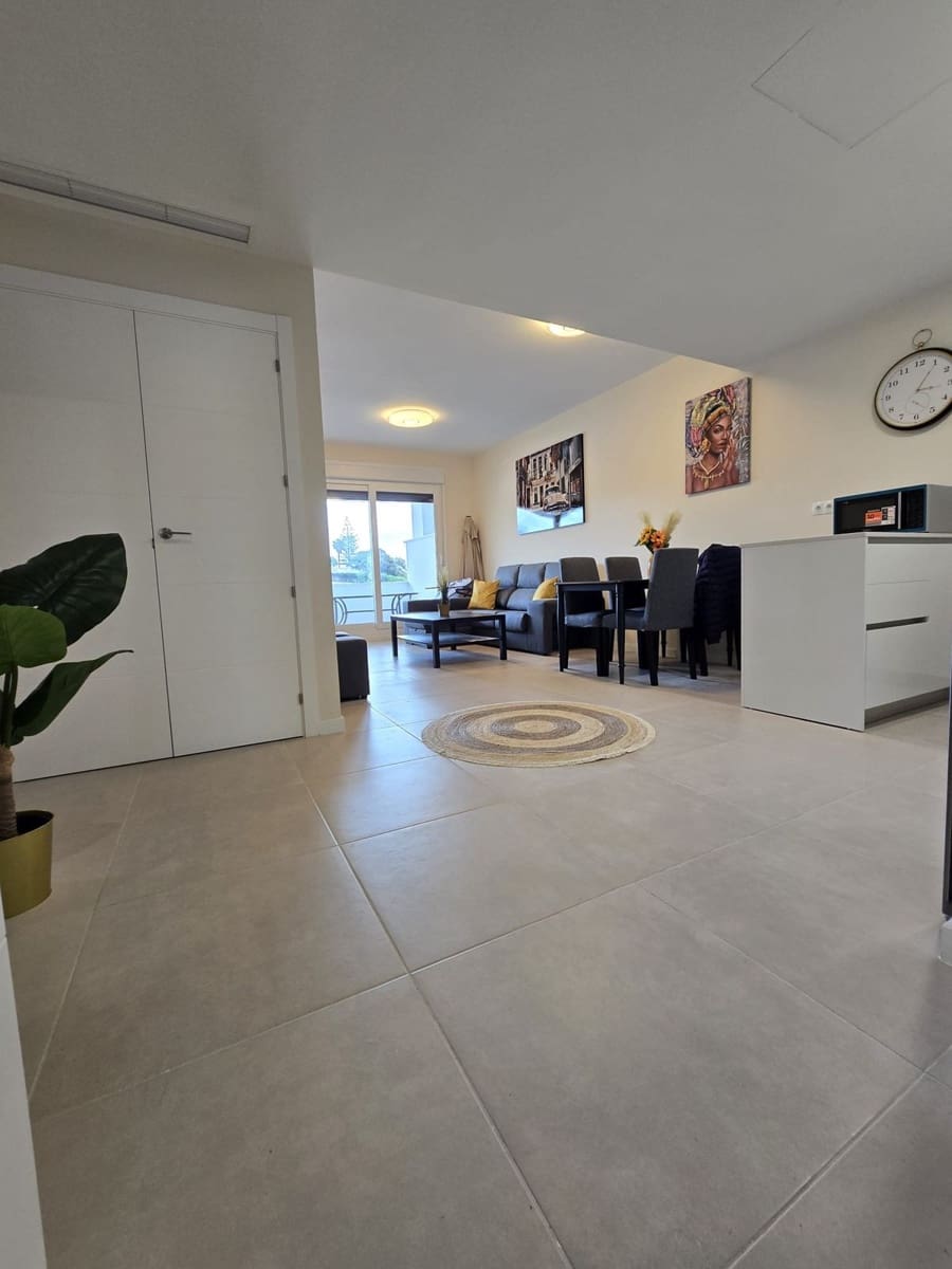 2 slaapkamer Flat te koop in Estepona met zwembad garage - € 420.000 (Ref: 9542116)