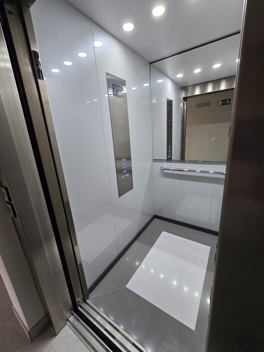 2 slaapkamer Flat te koop in Estepona met zwembad garage - € 420.000 (Ref: 9542116)