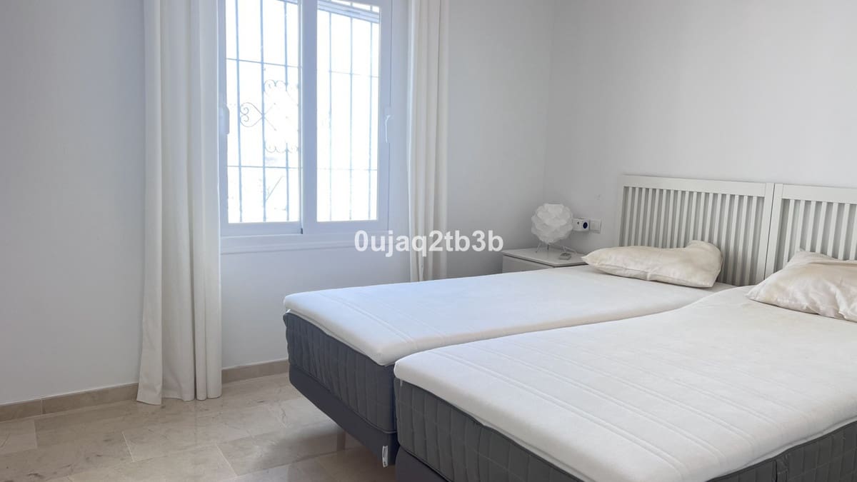 Piso de 4 habitaciones en Marbella en venta con piscina - 1.500.000 € (Ref: 9542717)