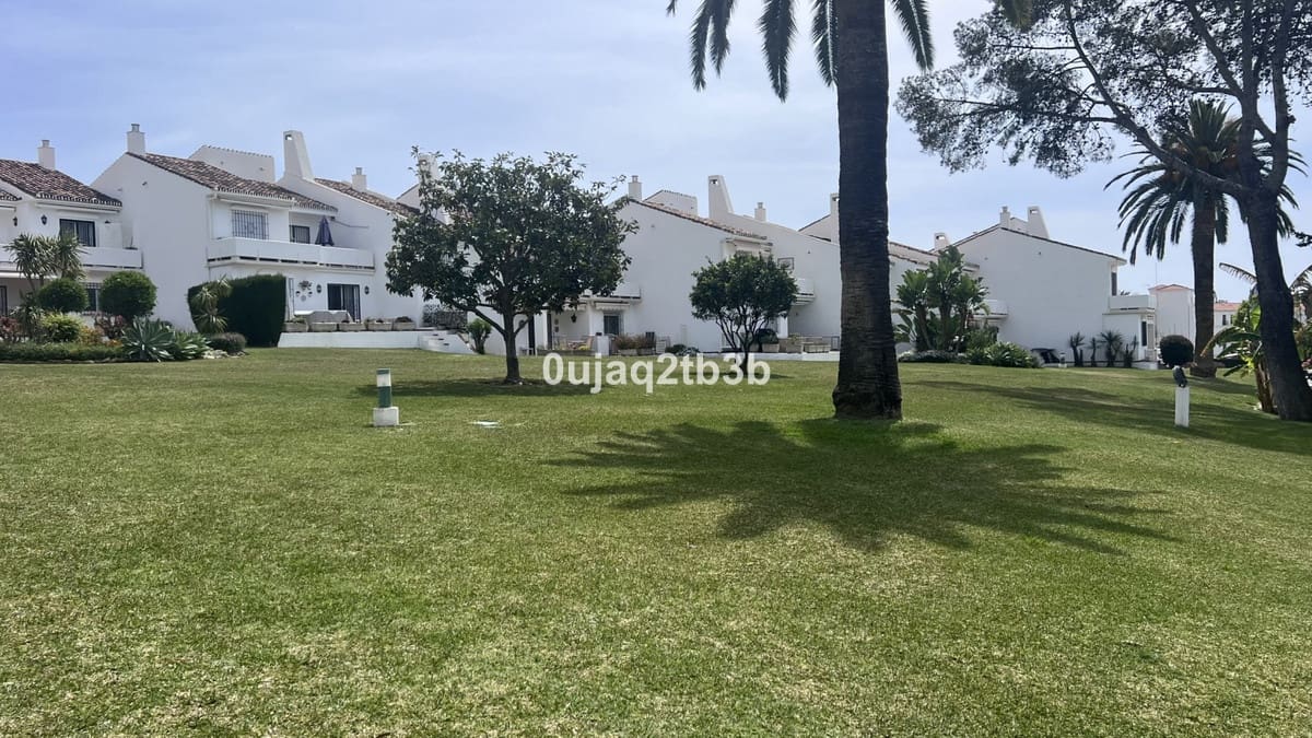 Piso de 4 habitaciones en Marbella en venta con piscina - 1.500.000 € (Ref: 9542717)