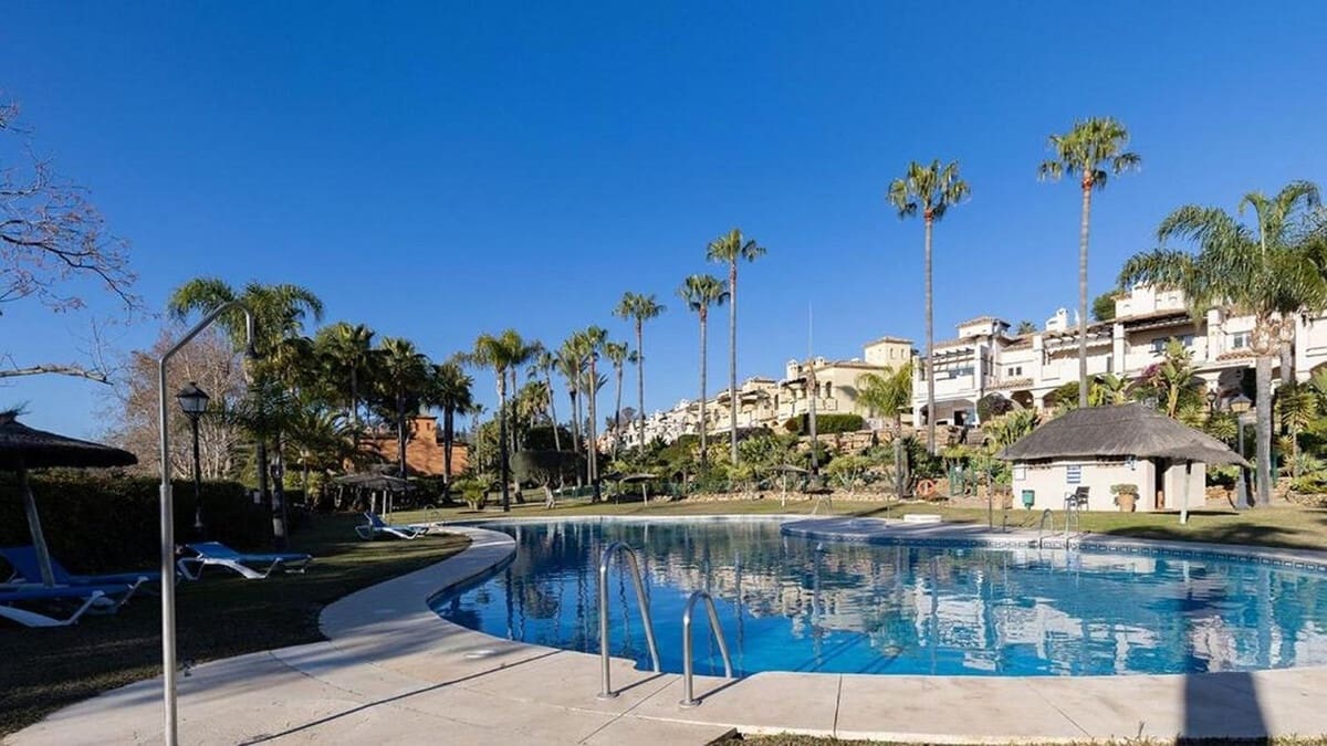 3 slaapkamer Villa te koop in Marbella met zwembad garage - € 720.000 (Ref: 9542718)