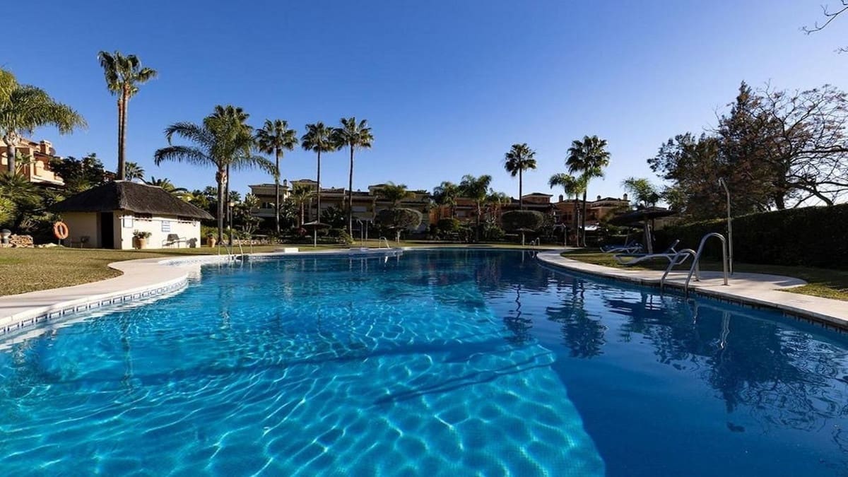 3 slaapkamer Villa te koop in Marbella met zwembad garage - € 720.000 (Ref: 9542718)