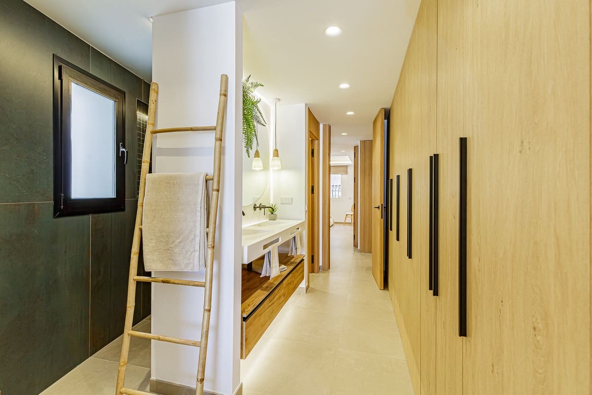 3 sypialnia Mieszkanie na sprzedaż w Marbella z basenem garażem - 795 000 € (Ref: 9544110)