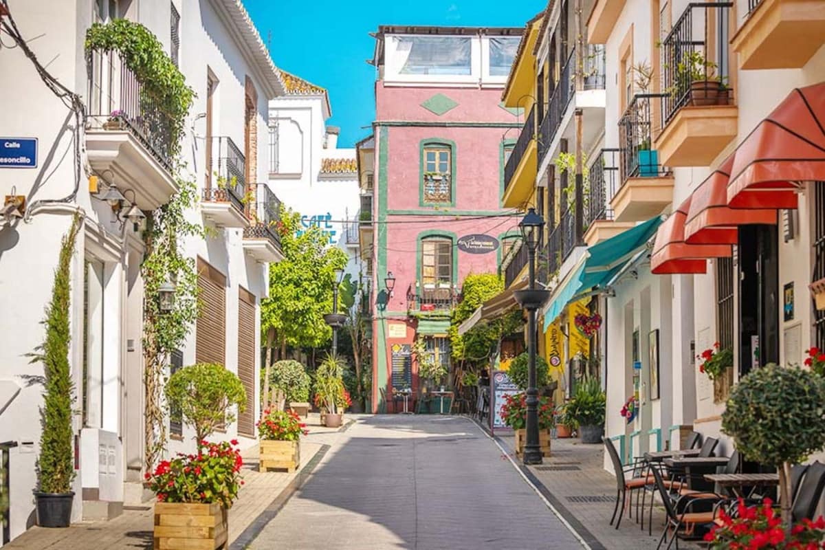 3 sypialnia Mieszkanie na sprzedaż w Marbella z basenem garażem - 795 000 € (Ref: 9544110)