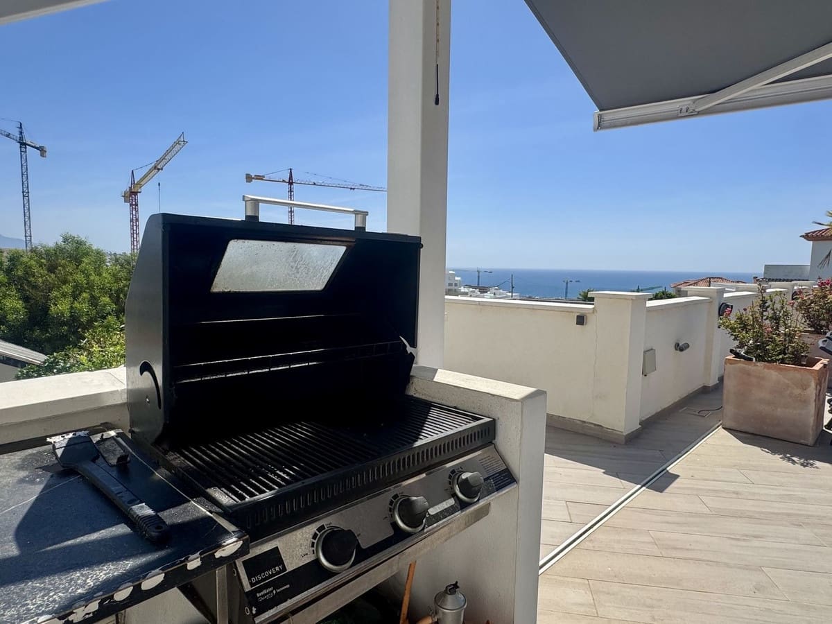 4 soverom Villa til salgs i Estepona med svømmebasseng garasje - € 1 149 000 (Ref: 9544115)