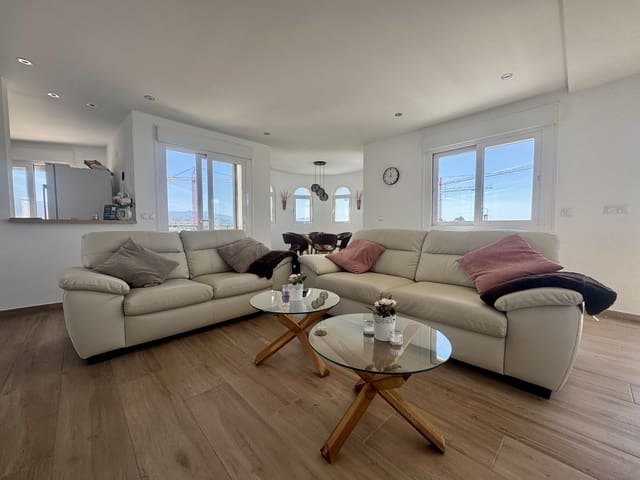 4 soverom Villa til salgs i Centro, Estepona med svømmebasseng garasje - € 1 149 000 (Ref: 9544115)